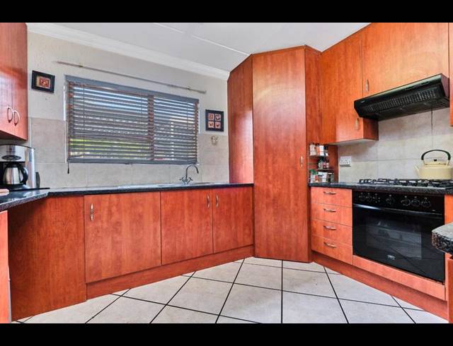 2 BEDROOM APARTMENT FOR SALE IN PAULSHOF